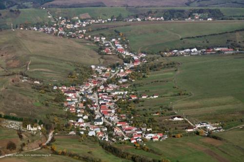 Letecký pohľad na&nbsp;obec Stránske - 2