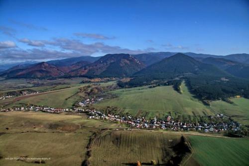 Letecký pohľad na&nbsp;obec Stránske - 15